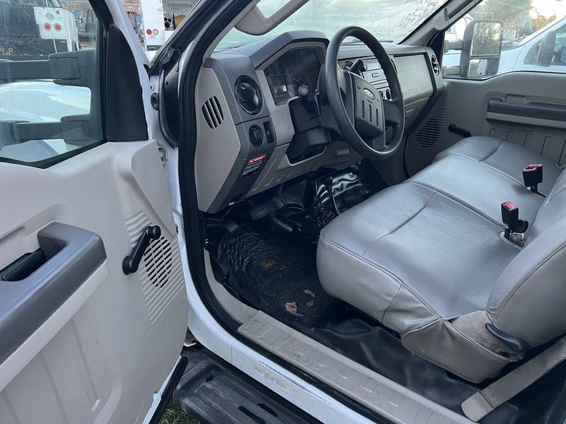 2008 Ford F450 4x4, 29 ft Bucket truck (CN 69)