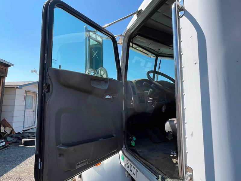 2012 Peterbilt 348 (CN-41)