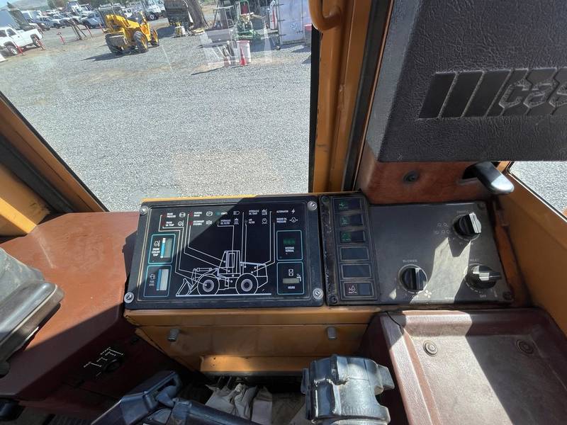  1994 Case 621B Wheel Loader, 2 yrd