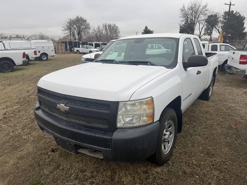 2008 Chevy ext cab 1500, 4x4 pickup. (CN 1036)