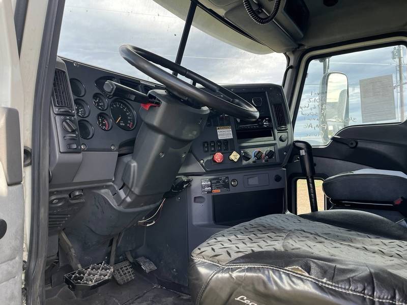 2012 Mack CXU613 Tractor truck (CN 1)