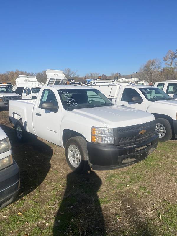 2013 Chevy Silverado 1500 short box (Lot 1027)