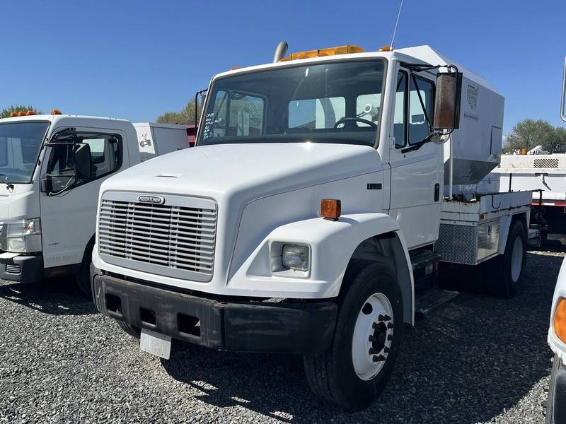 2003 Freightliner FL-80 (CN-84)
