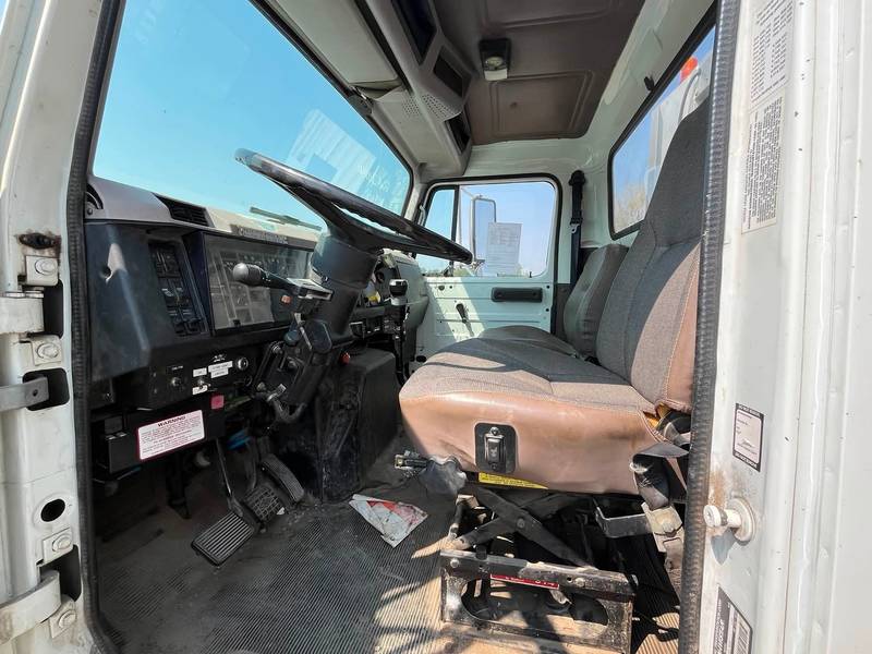 1995 International 4800 AWD Poletruck (CN-1011)