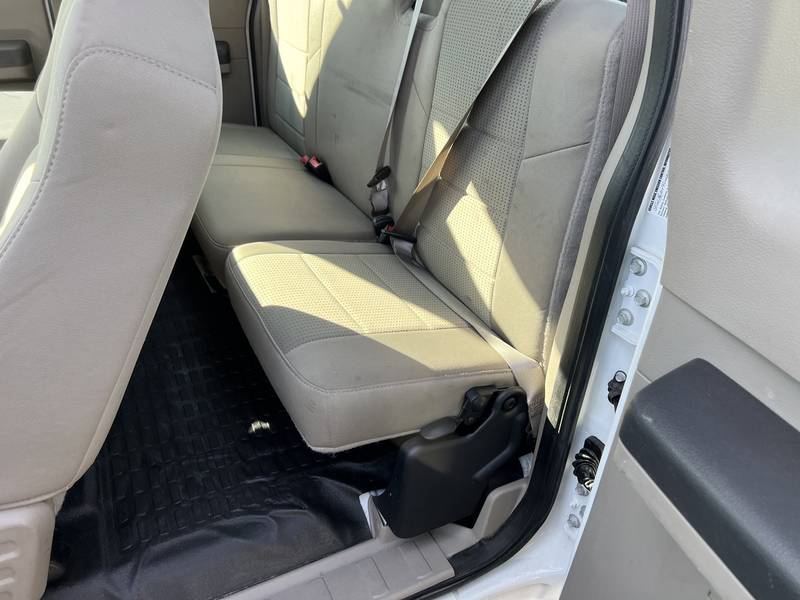 2008 Ford F-350 Ext cab, 4x4, Fiberglass Utility (CN 89))