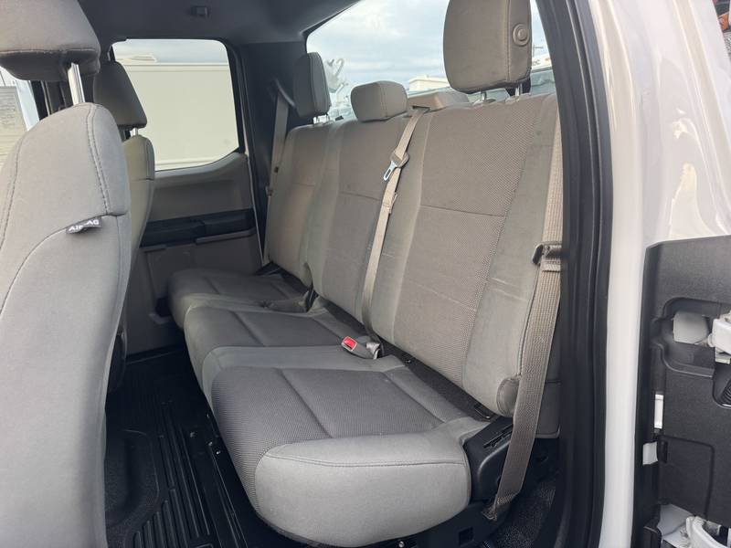 2017 Ford F350 XL 4x4, Utility box, (CN 1053)