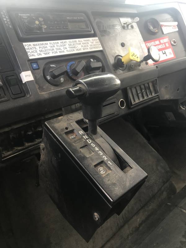 1999 IHC 80' Bucket Truck (CN 13))