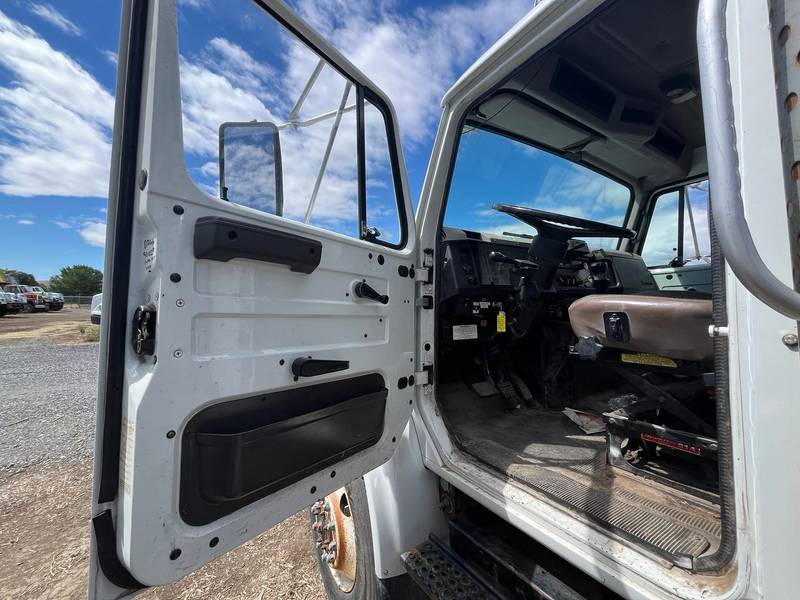 1995 International 4800 4x4