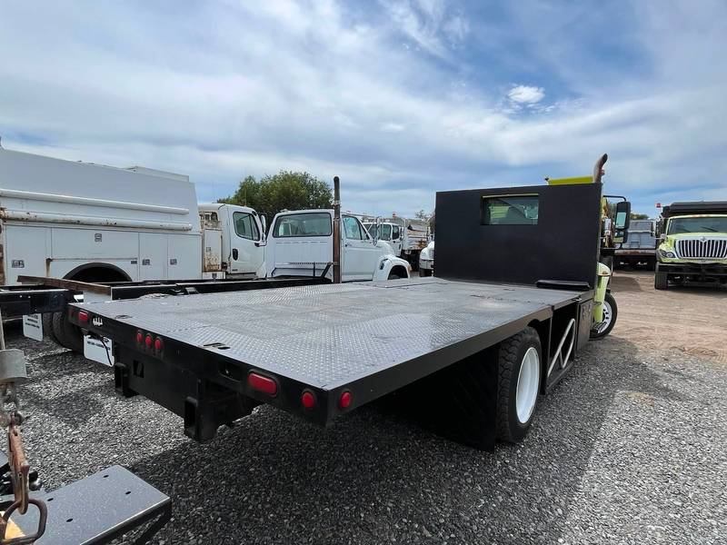 2004 IHC 4300 16 ft Flatbed Truck (CN 66)