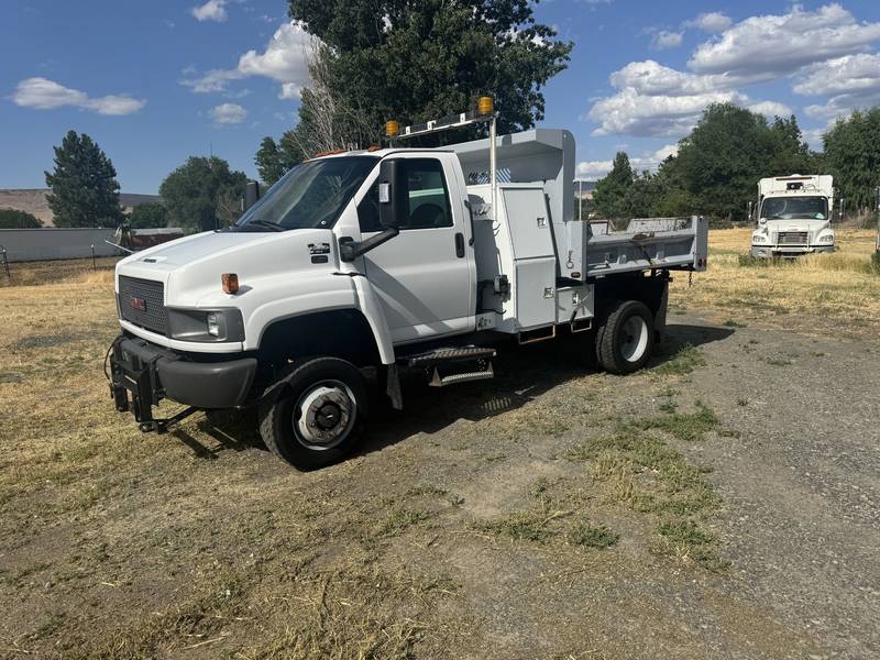 2006 GMC 5500 4x4, 3 yrd dump truck w/snow blade available 
