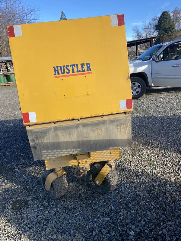 Hustler 4600 commercial riding mower