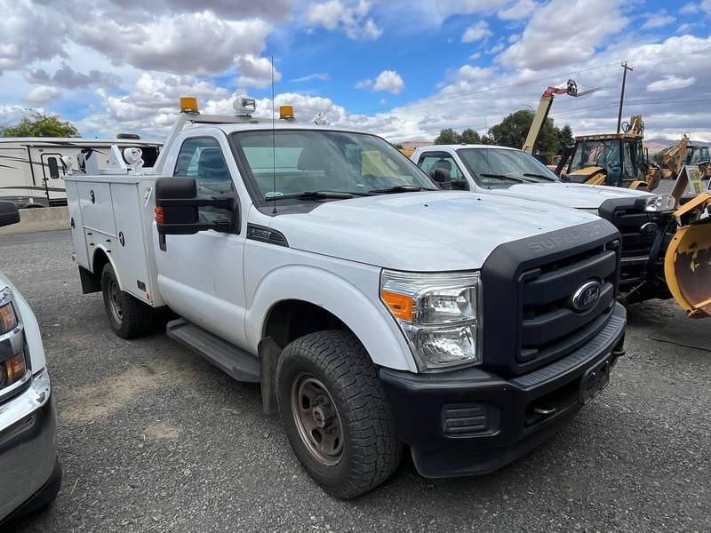 2016 Ford F350 4x4 Utility Truck