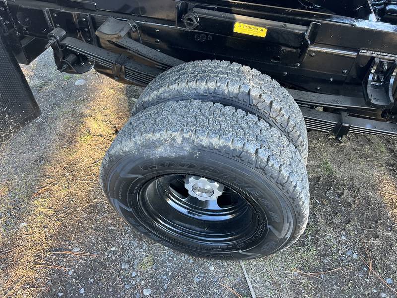 2006 Chevy 3500HD 2-3 yrd dump truck