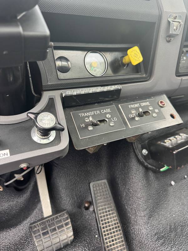 1995 Ford F800 4x4, Cab Chassis Truck (CN-90)