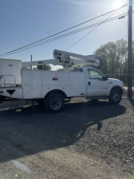 2001 Ford F550 4x4, 37 ft Altec Bucket Truck