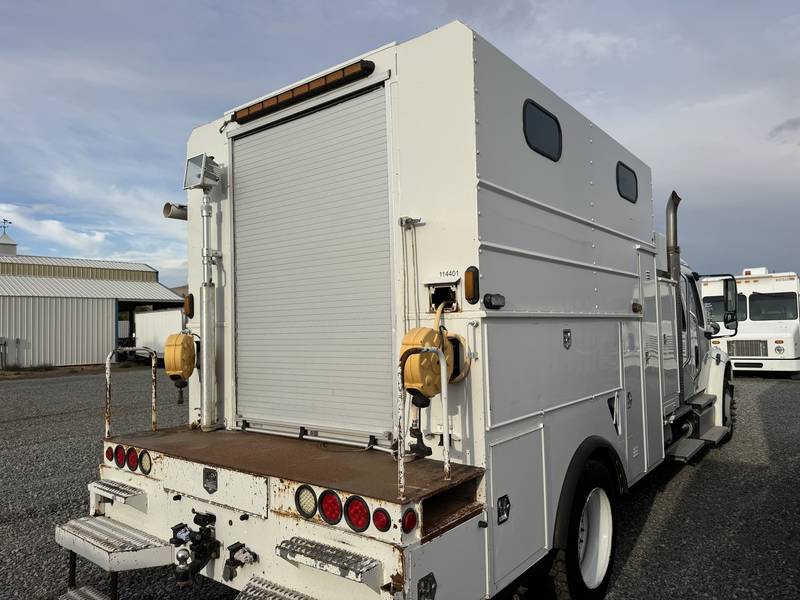 2011 Freightliner M2-106, Crewcab service.  truck. (CN 1001)