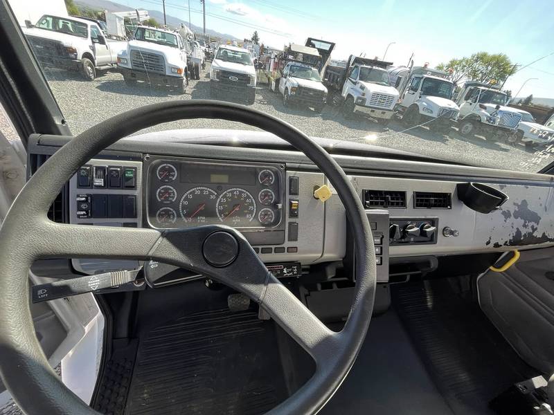 2003 Freightliner FL-80 (CN-84)