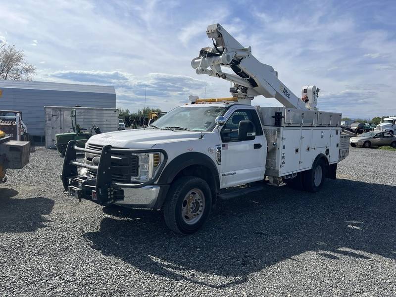 2019 Ford F550 4x4 40ft Bucket Truck W/MATERIAL LIFT  (CN 1005)