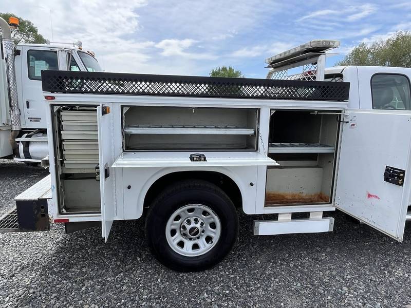 2011 GMC Sierra 3500, Utility, 4x4, Dsl, (CN-92)