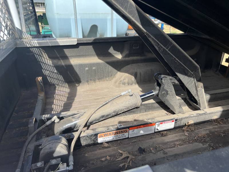 2013 GMC 3500 pickup w/ stellar hook unit. (CN 49))