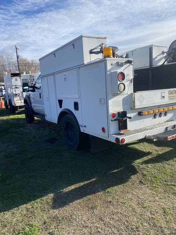 2009 Ford Ext cab, F450, Utility service truck (CN 1089))