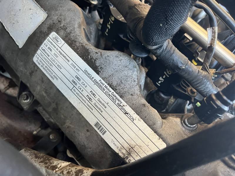 2008 Ford F250 xl, ext cab, lift gate, (CN 43)