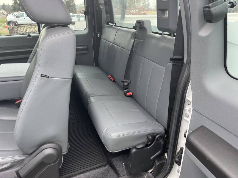 2014 Ford Ext cab, f350 4x4, DSL, service utility (CN 1086))