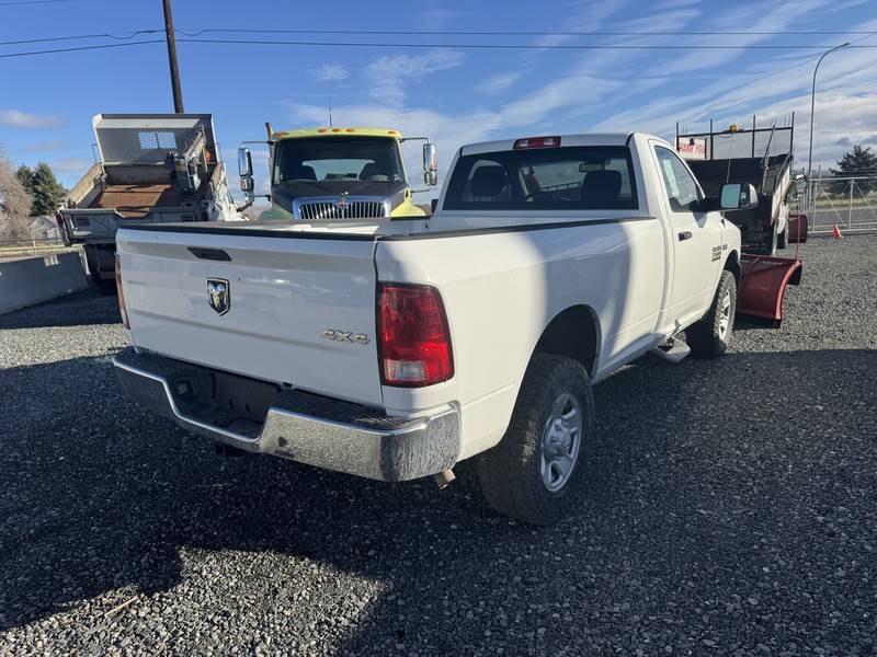 2014 Dodge 3500 4x4 pickup W/Boss 8.6ft Snow Plow (CN 1081)