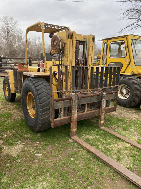 Hyster Pioneer 80 All Terrain 8000lb Forklift