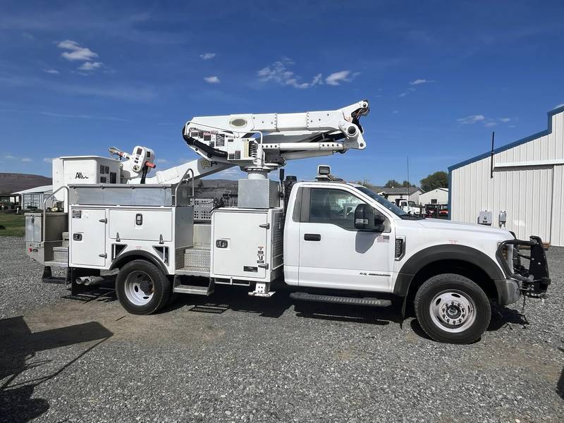 2019 Ford F550 4x4 40ft Bucket Truck W/MATERIAL LIFT  (CN 1005)