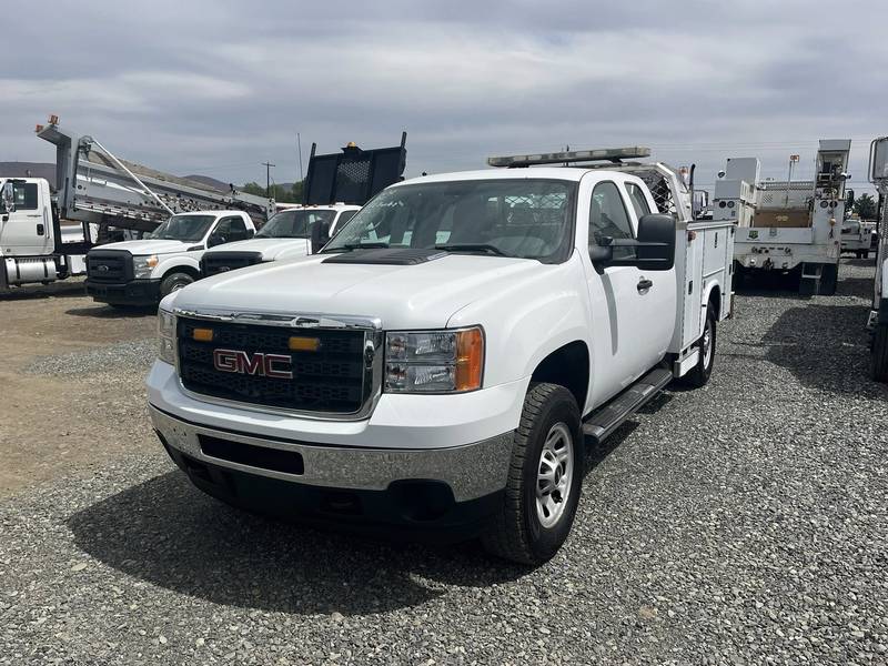 2011 GMC Sierra 3500, Utility, 4x4, Dsl, (CN-92)