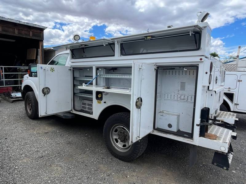 2016 Ford F350 4x4 Utility Truck