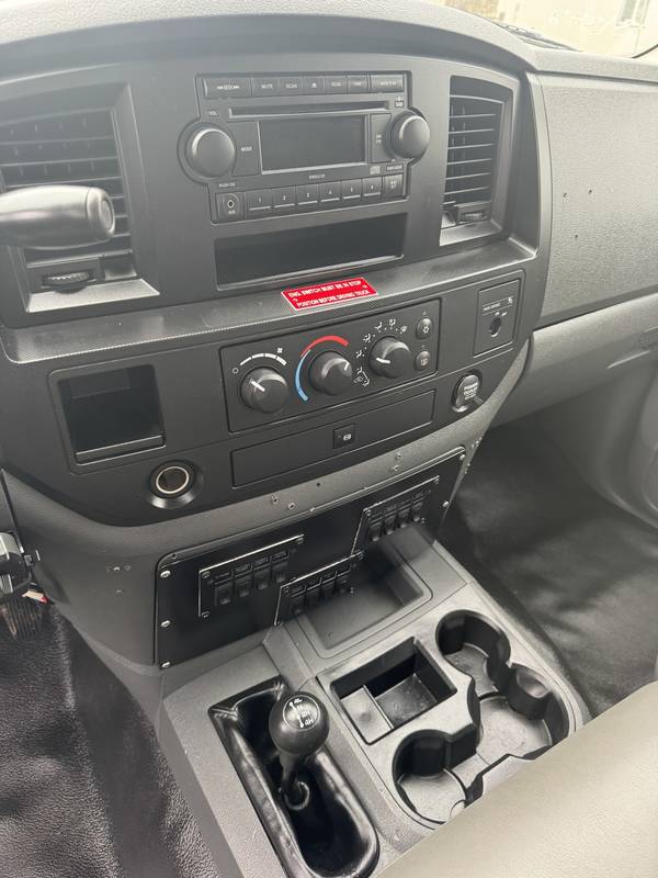 2009 Dodge Ram 5500 4x4,9 ft flatbed (CN 1075)