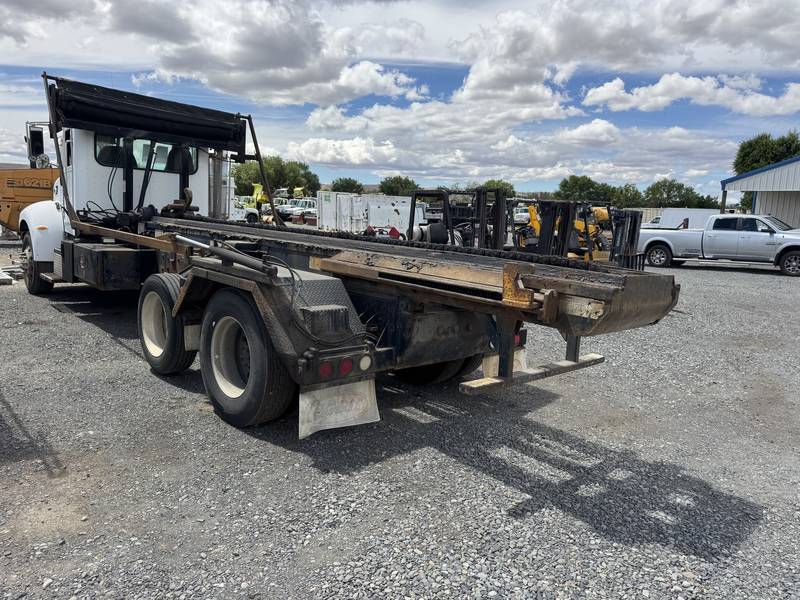 2012 Peterbuilt Model 348, Hook Chain Box Mover Truck