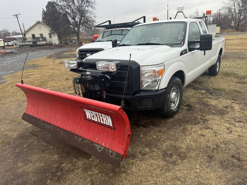 2012 Ford Ext Cab F 250, W/ Western 8 ft snow plow, (CN 1112)