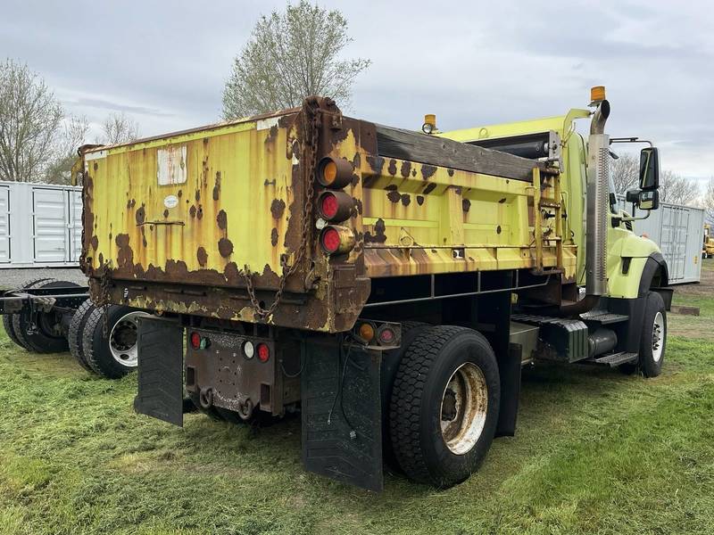 2009 IHC 7600, 5 yrd Dump Truck (CN 97)