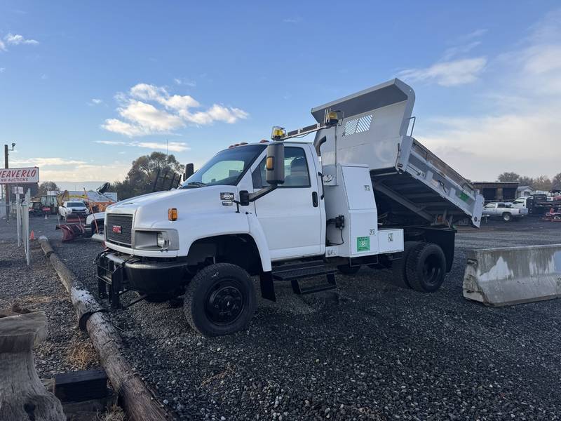 2006 GMC C5500 4x4, 4 yrd dump truck W/snowplow/sander (CN 1019)