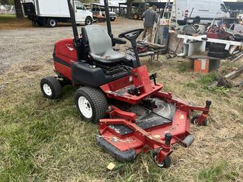 Toro 3280-D Commercial riding mower, 60’ deck