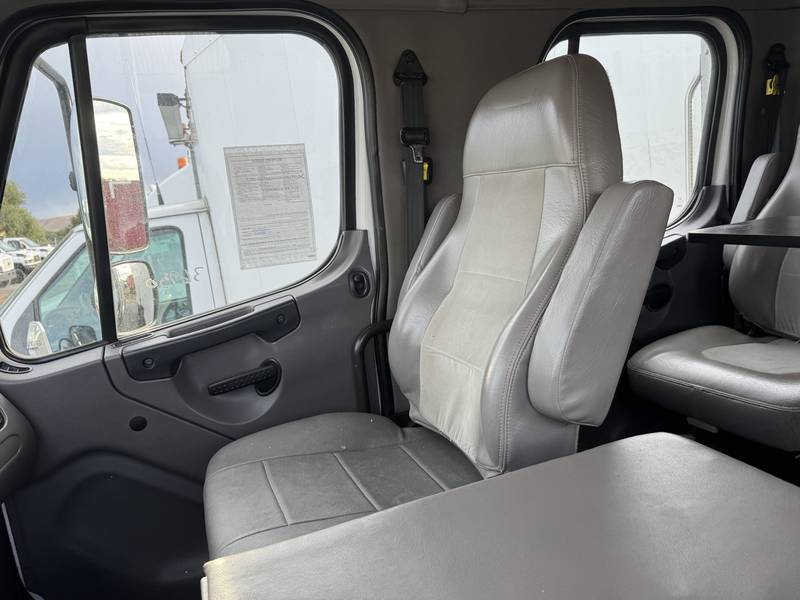 2011 Freightliner M2-106, Crewcab service.  truck. (CN 1001)
