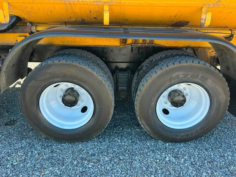 1980 Mack 4000 Gallon T/A Water Truck (CN-1008)