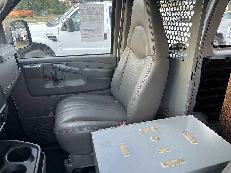 2004 Chevy 2500 Cargo Van (CN 77))