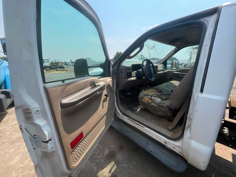 2003 FORD F550 4x4, 2-3 yrd DUMP