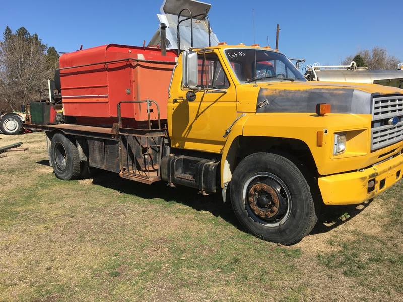 1984 Ford F700, 16 ft Flatbed (CN 45))