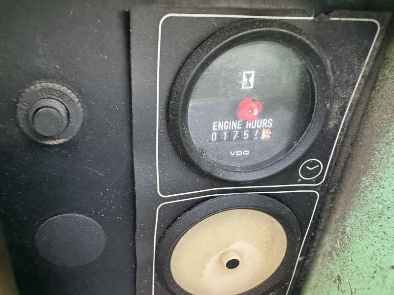 1999 Atlas Copco 185 cfm air compressor (CN 1040)