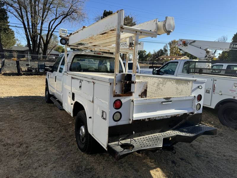 2008 Ford F350 XL, ext cab, 4x4, Utility (CN 48)