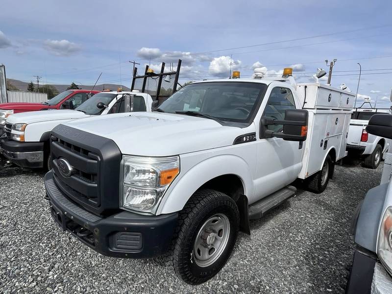 2015 Ford F-350 Utility truck (CN-1036)