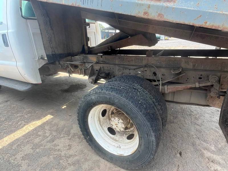 2003 FORD F550 4x4, 2-3 yrd DUMP