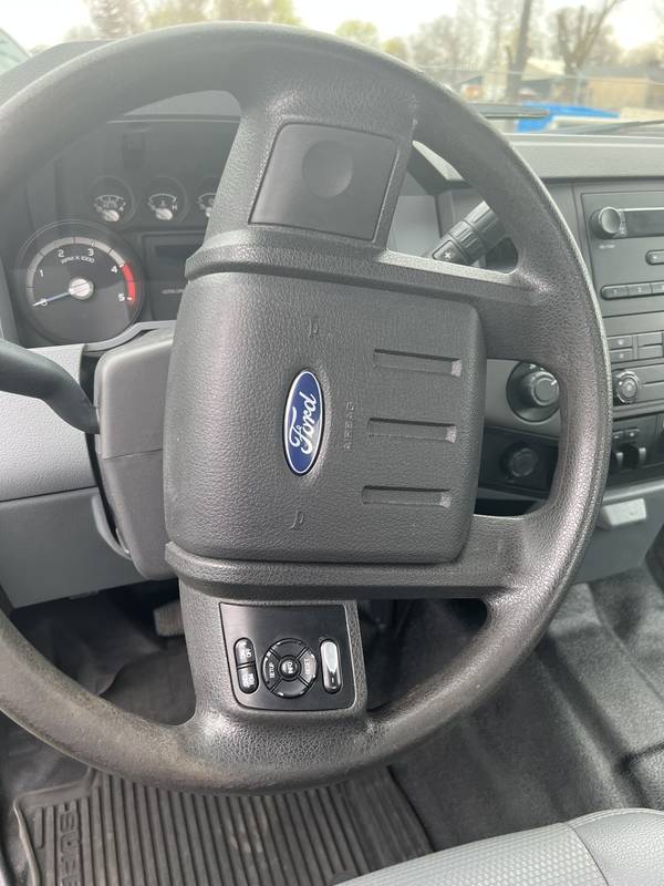 2014 Ford Ext cab, f350 4x4, DSL, service utility (CN 1086))