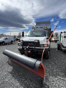 2006 GMC C5500 4x4 ,4 yrd dump truck W/ snowplow and sander, (CN 1018)