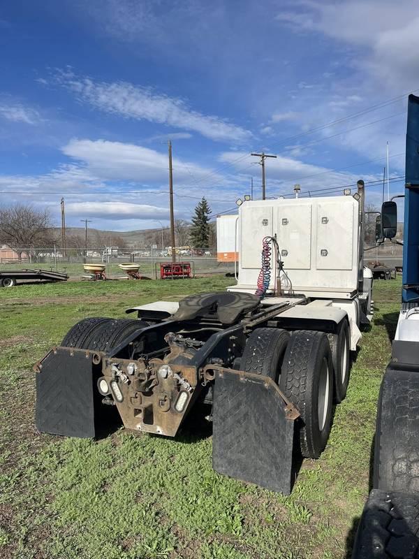 2012 Mack CXU613 Tractor truck (CN 1)